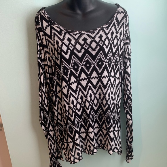 Patterned Sweater - Picture 2 of 2